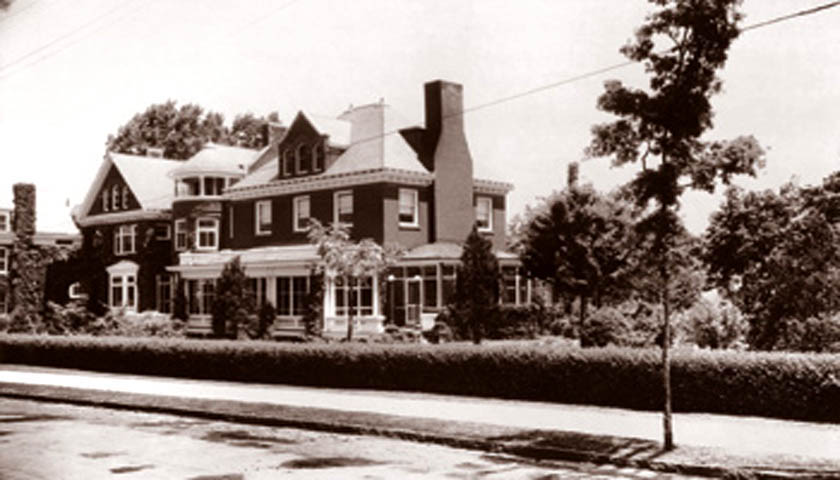 DUPONT HOUSE AT 808 BROOM STREET IN WILMINGTON DE AFTER THE 1907 ADDITION