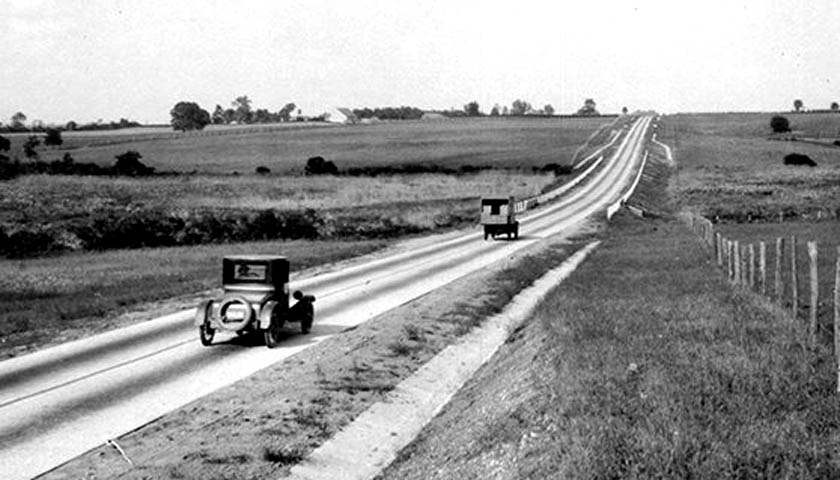 DuPont Highway near Red Lion Creek Delaware in 1934