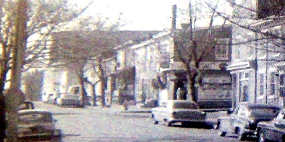 Grodzickis Grocery on the corner of Reed and Jackson Streets in WILMINGTON DE 1959