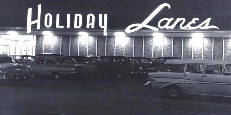 HOLIDAY LANES NEW CASTLE DELAWARE CIRCA LATE 1950s