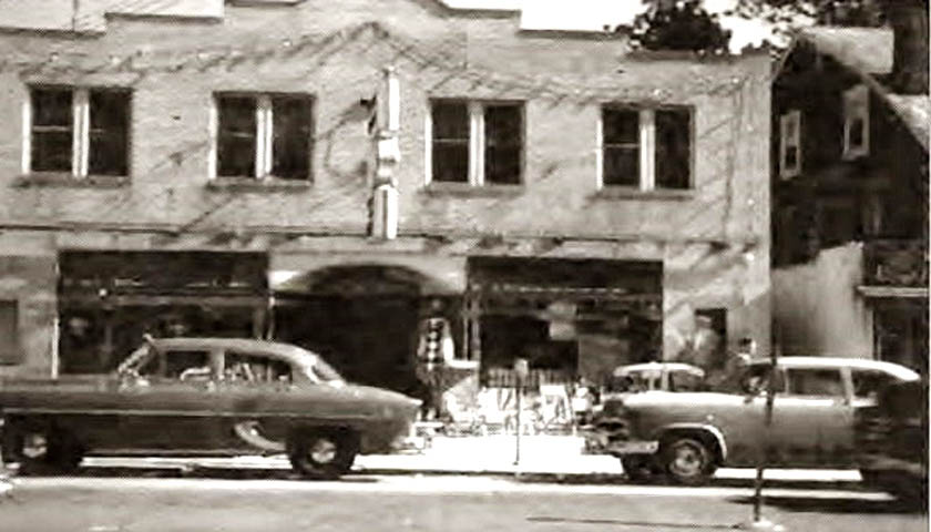 MAIN STREET IN NEWARK DELAWARE ARTICLE 1954