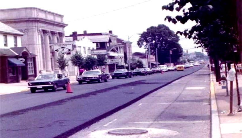 MAIN STREET IN NEWARK DELAWARE BEING REPAVED CIRCA 1970s - B