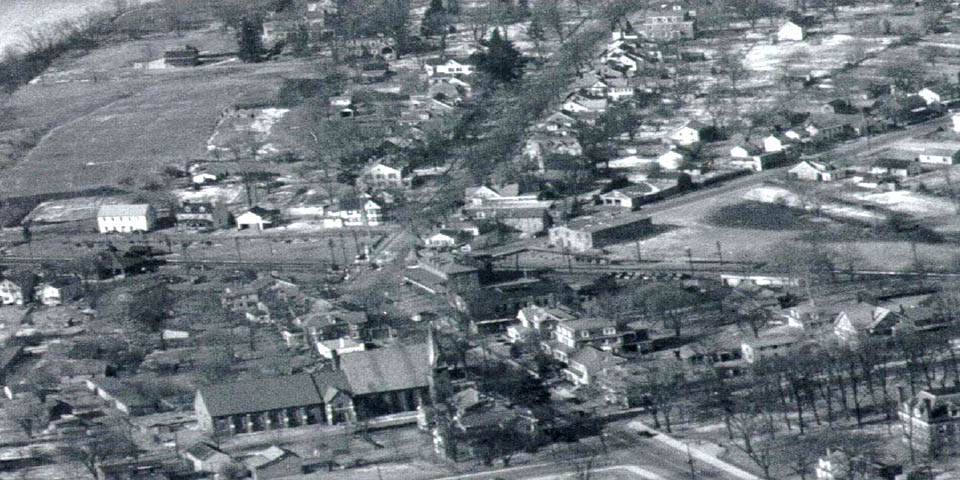 Main Street and New London Road in Newark Delaware circa 1940