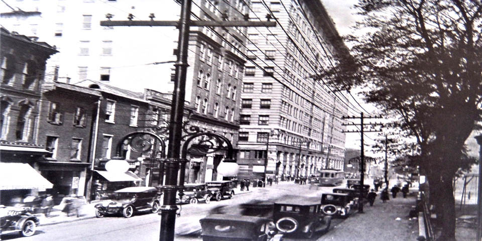 Market Street looking toward Tenth Street in Wilmington Delaware circa 1920