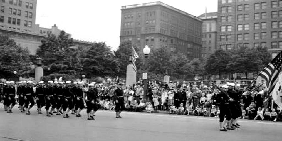 Memorial Day Parade in Rodney Sqaure Wilmington Delaware 5-31-1943