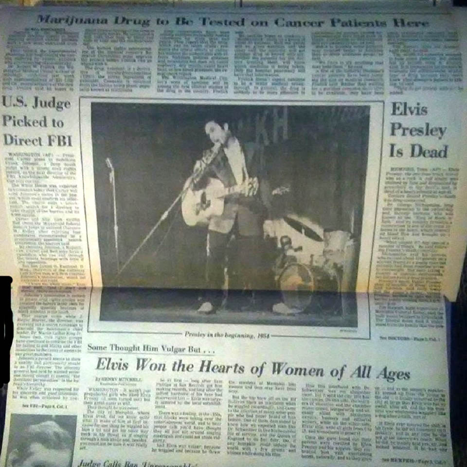 News Journal front page in Wilmington Delaware of Elvis Presley death 8-16-1977