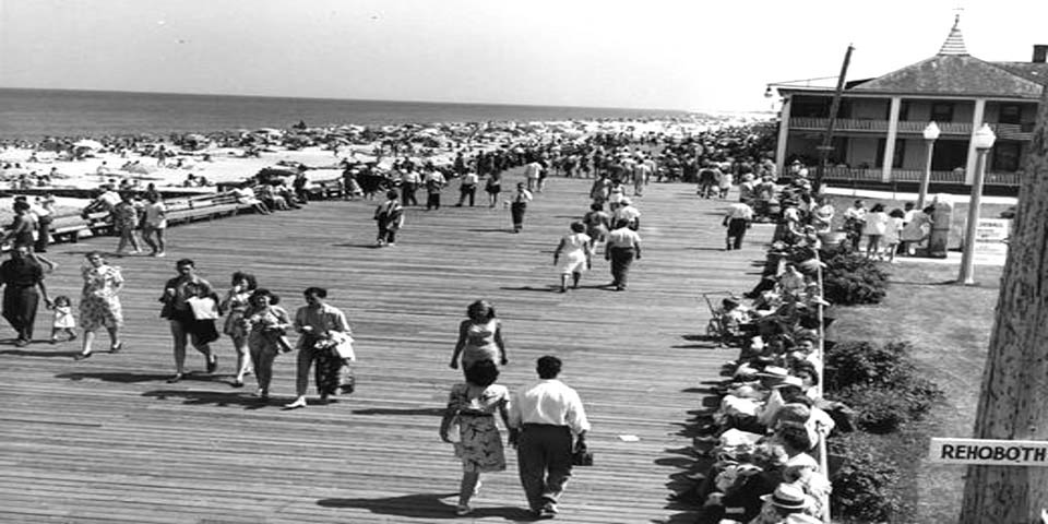 REHOBOTH BEACH DELAWARE BOARDWALK A CIRCA 1950