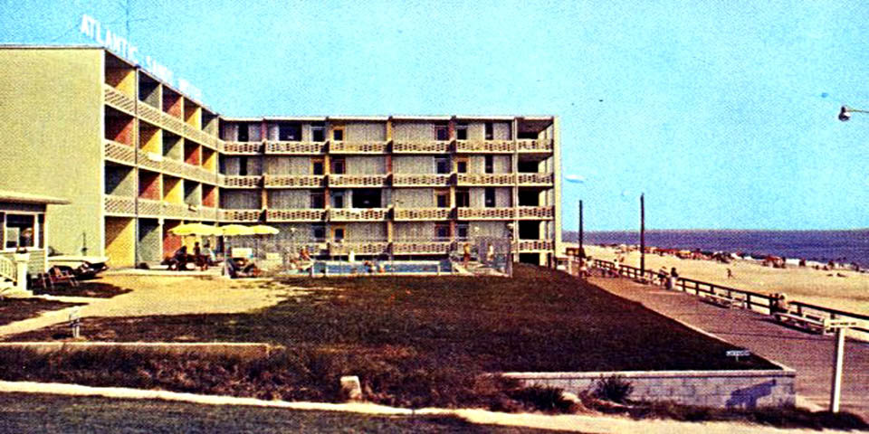 REHOBOTH BEACH DELAWARE The Atlantic Sands Hotel CIRCA EARLY 1960s