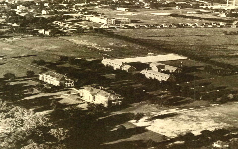 UNIVERSITY OF DELAWARE AERIAL VIEW OF THE WOMENS COLLEGE IN 1932