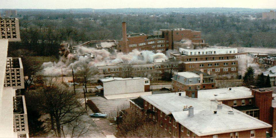 WILMINGTON MEMORIAL HOSPTIAL IN WILMINGTON DELAWARE BEING IMPLODED ON MARCH 17 1985