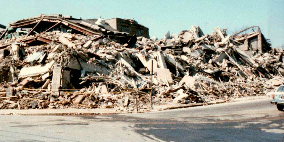 WILMINGTON MEMORIAL HOSPTIAL IN WILMINGTON DELAWARE IMPLOSION AFTERMATH ON MARCH 17 1985