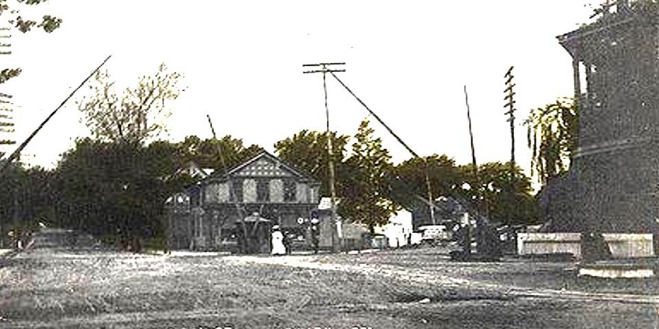 West Main Street in Newark Delaware 1900