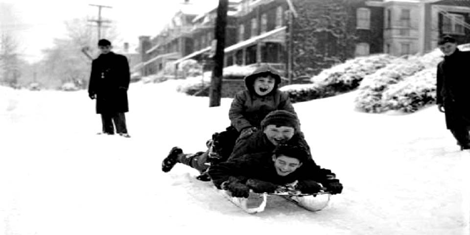 WILMINGTON DELAWARE SNOWY STREET DURING WWII